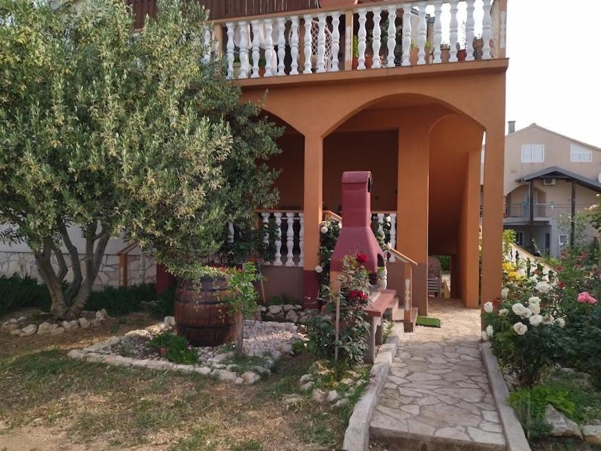 Apartment In Nin With Terrace, Air Conditioning, Wi-Fi 外观 照片