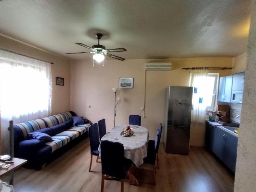 Apartment In Nin With Terrace, Air Conditioning, Wi-Fi 外观 照片