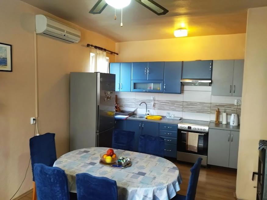 Apartment In Nin With Terrace, Air Conditioning, Wi-Fi 外观 照片