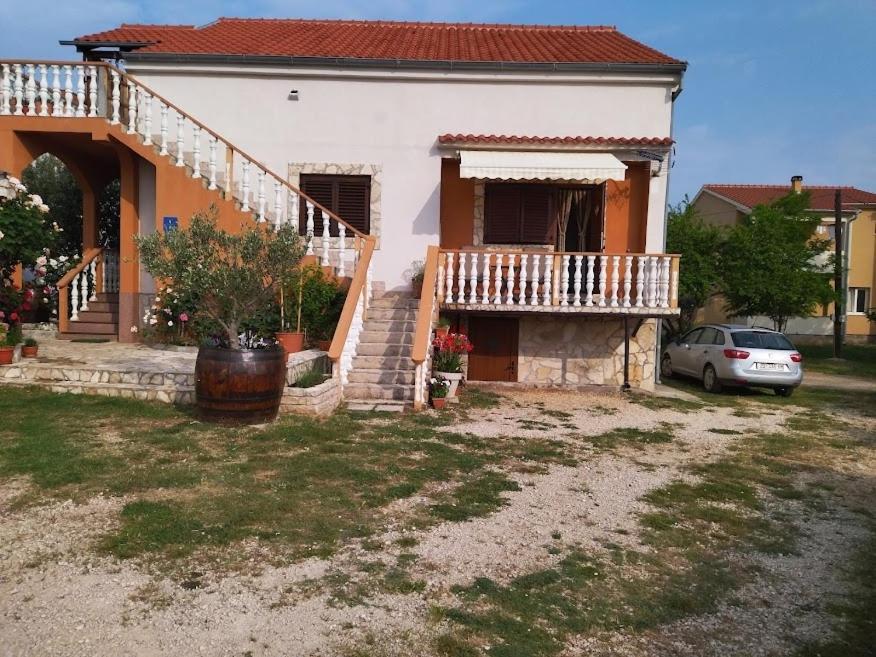 Apartment In Nin With Terrace, Air Conditioning, Wi-Fi 外观 照片